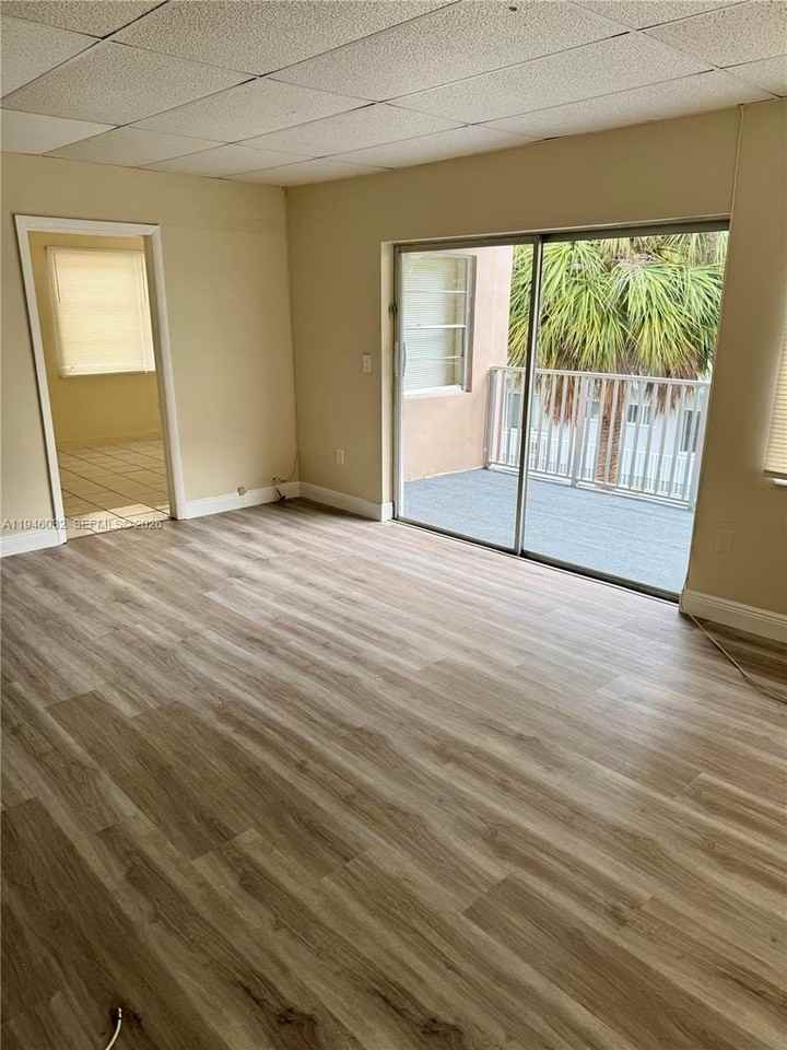 9390 E Bay Harbor Dr #10 - Photo 4 of 12