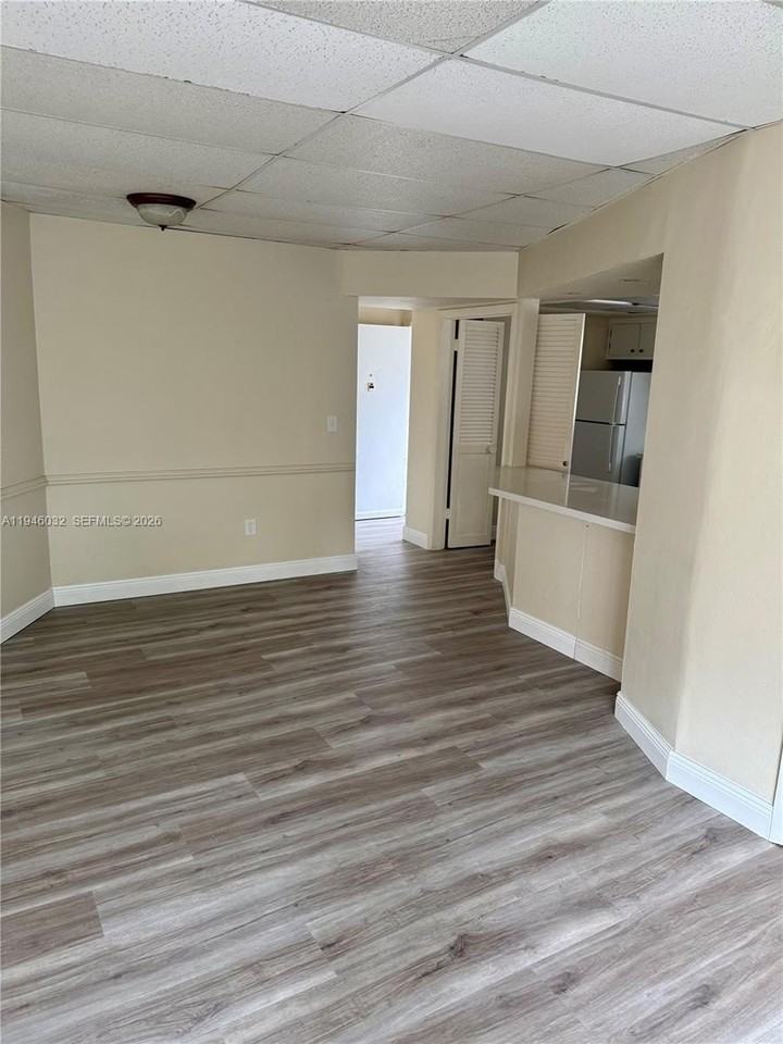 9390 E Bay Harbor Dr #10 - Photo 7 of 12