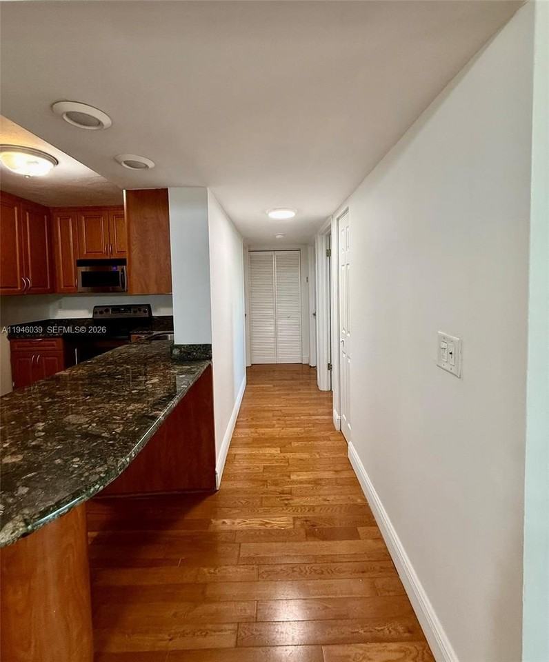 1605 Bay Rd #407 - Photo 6 of 31