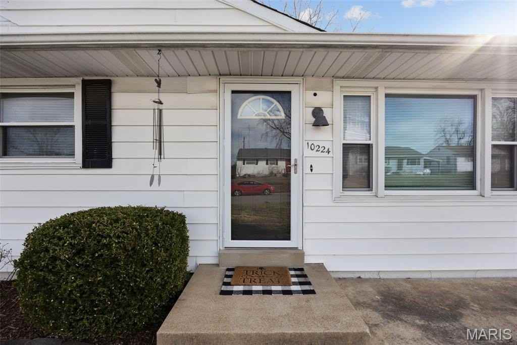 10224 Dandridge Dr - Photo 3 of 30