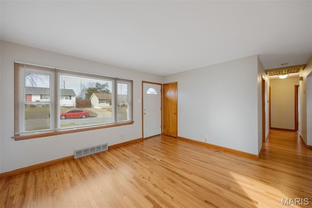 10224 Dandridge Dr - Photo 4 of 30