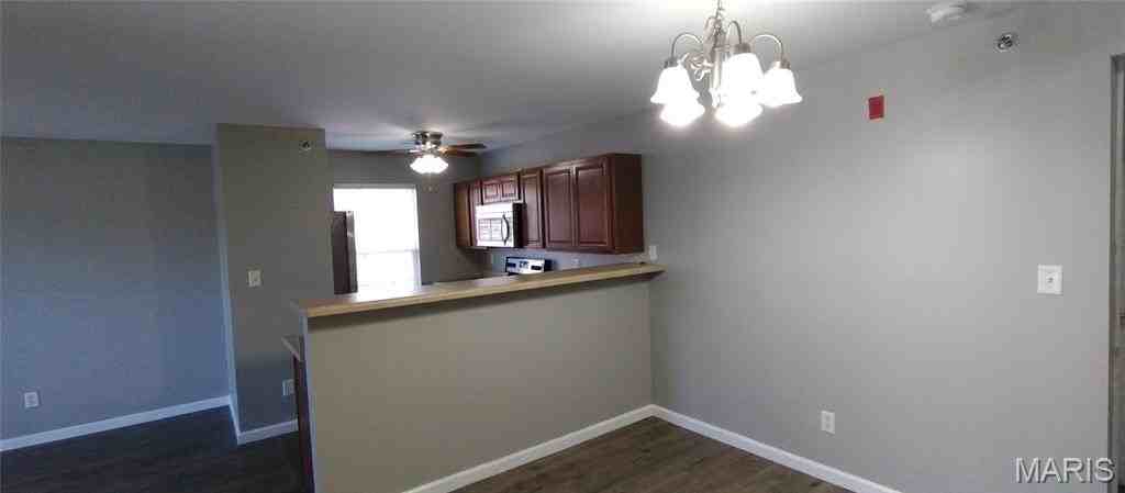 1201 Spring Creek Ln - Photo 4 of 18