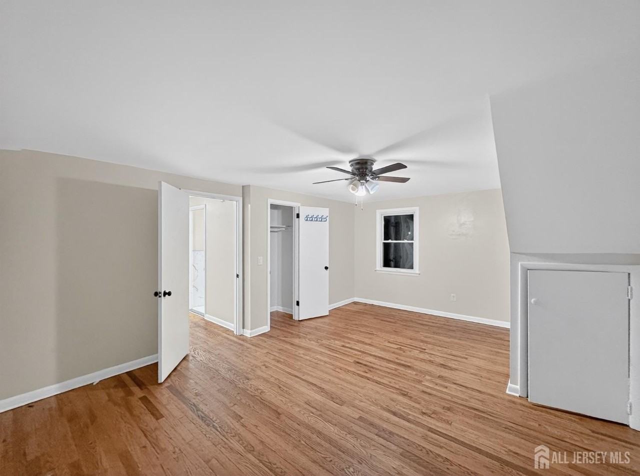 1154 Roosevelt Ave #2 - Photo 6 of 7