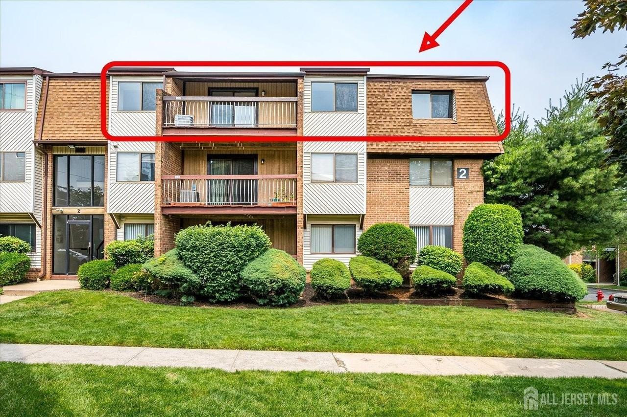 223 Edison Glen Ter - Photo 3 of 28