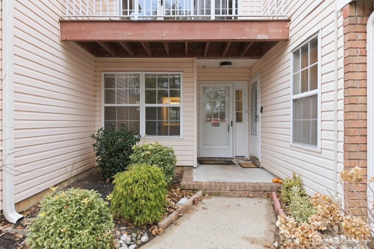 405 Plymouth Rd - Photo 5 of 26