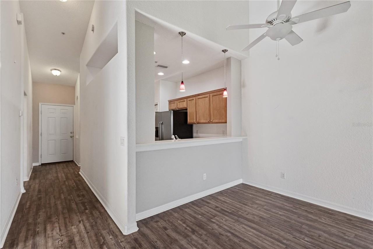 819 Fairwaycove Ln #206 - Photo 4 of 50