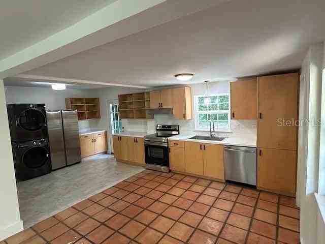 930 Ne 12th Ave - Photo 6 of 12