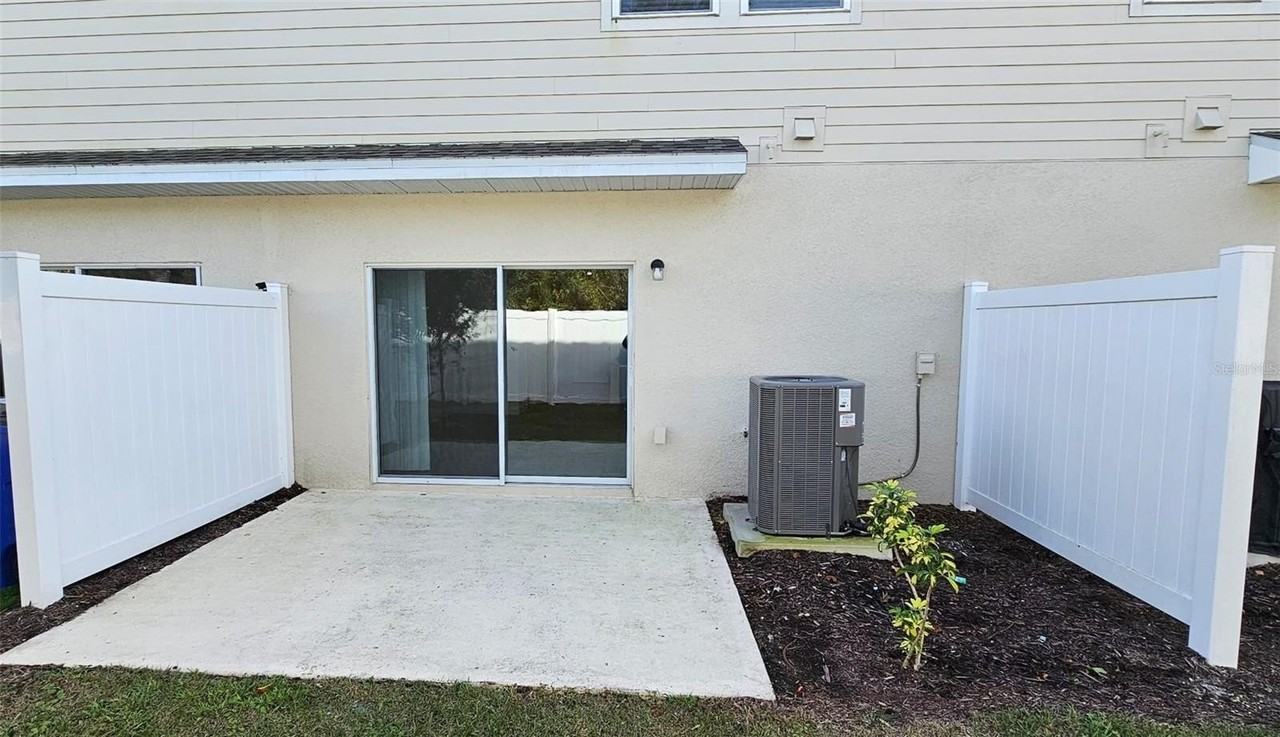 5000 Revolutionary Way - Photo 3 of 32