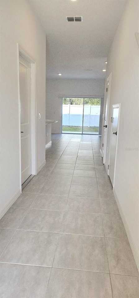 5000 Revolutionary Way - Photo 5 of 32