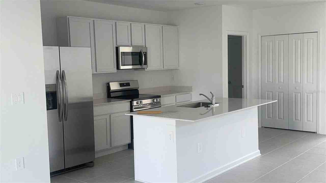 Jessie St - Photo 6 of 30