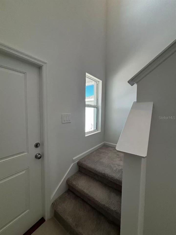 Jessie St - Photo 6 of 28