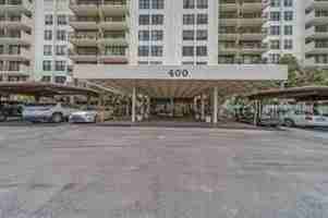 featured image of 400 Island Way #711