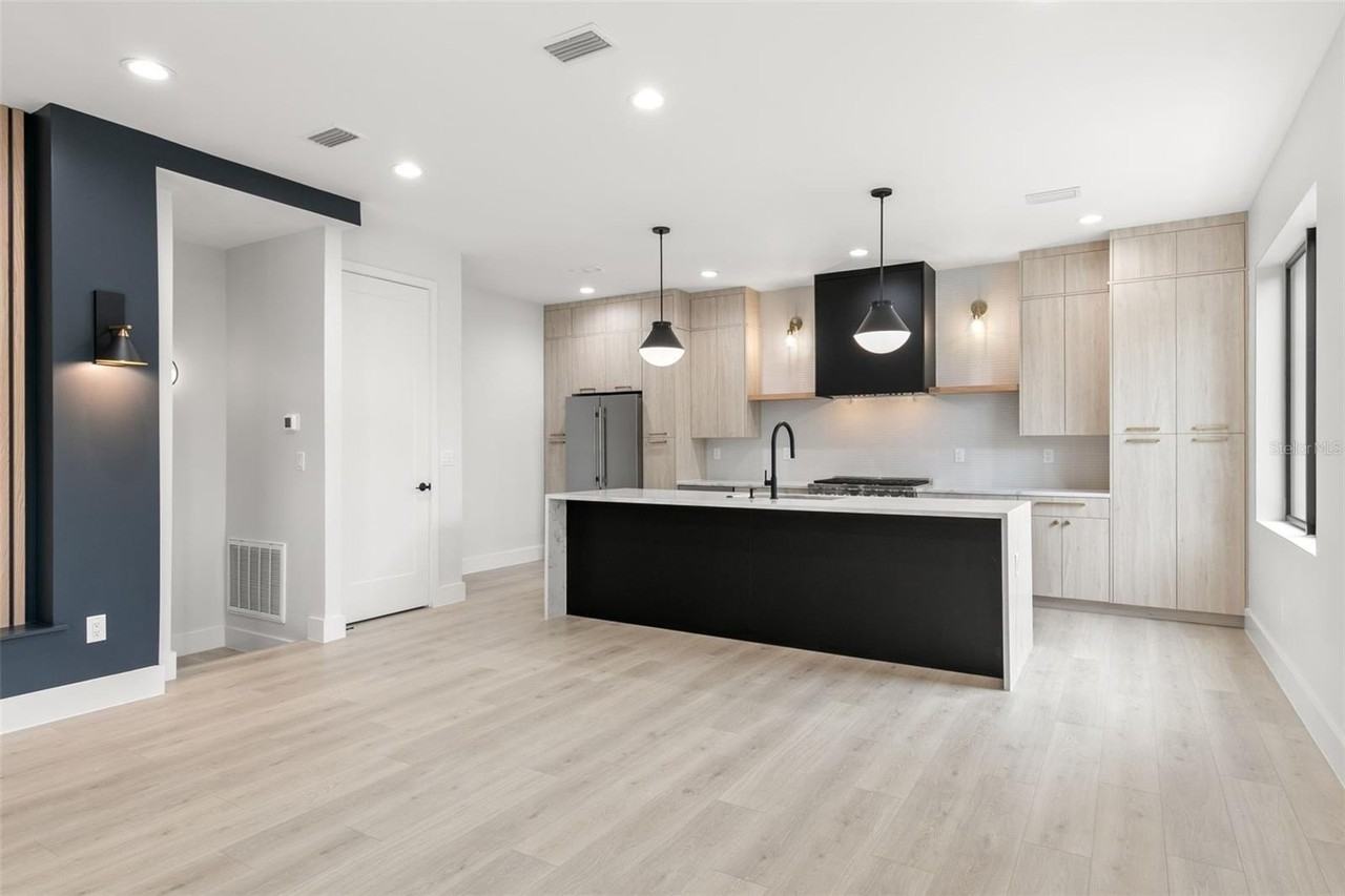 2209 N Boulevard #1 - Photo 4 of 22