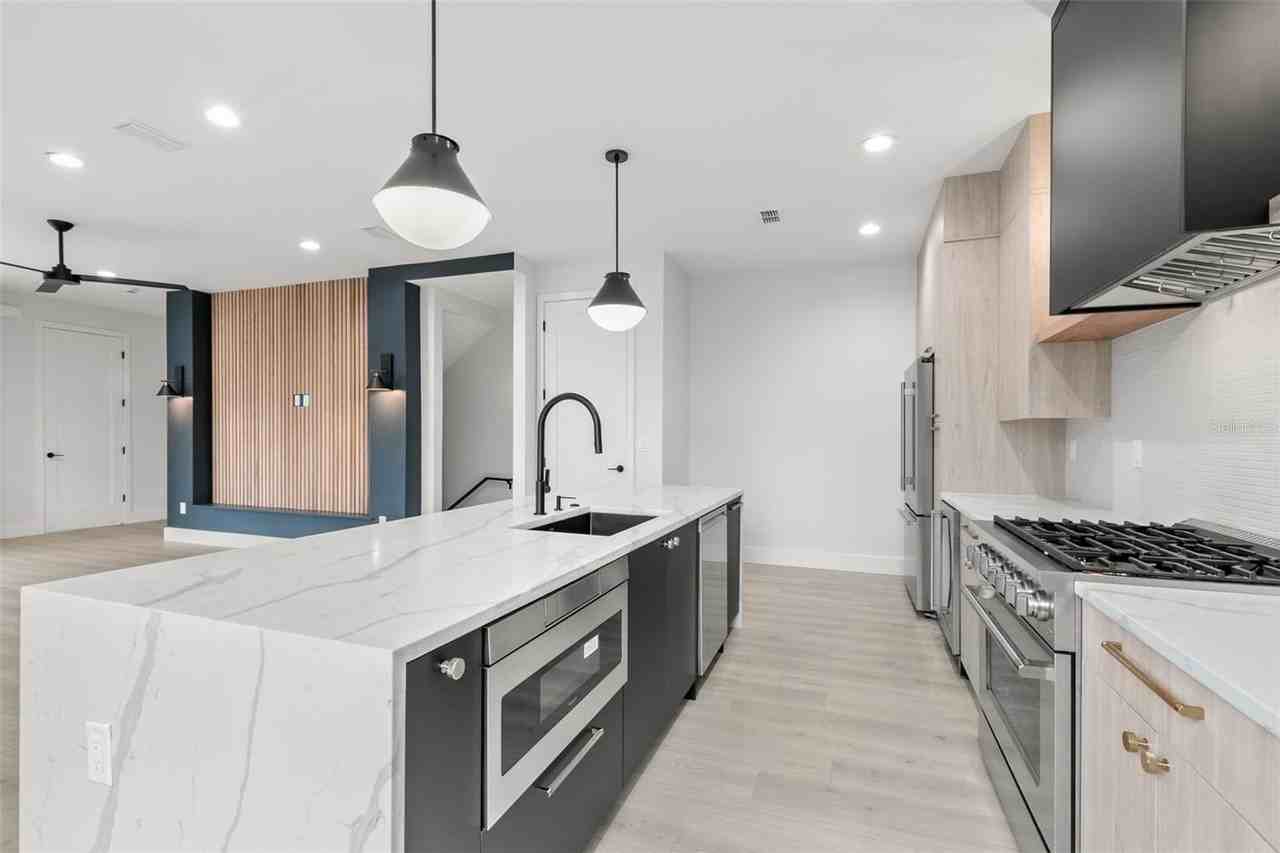 2209 N Boulevard #1 - Photo 6 of 22