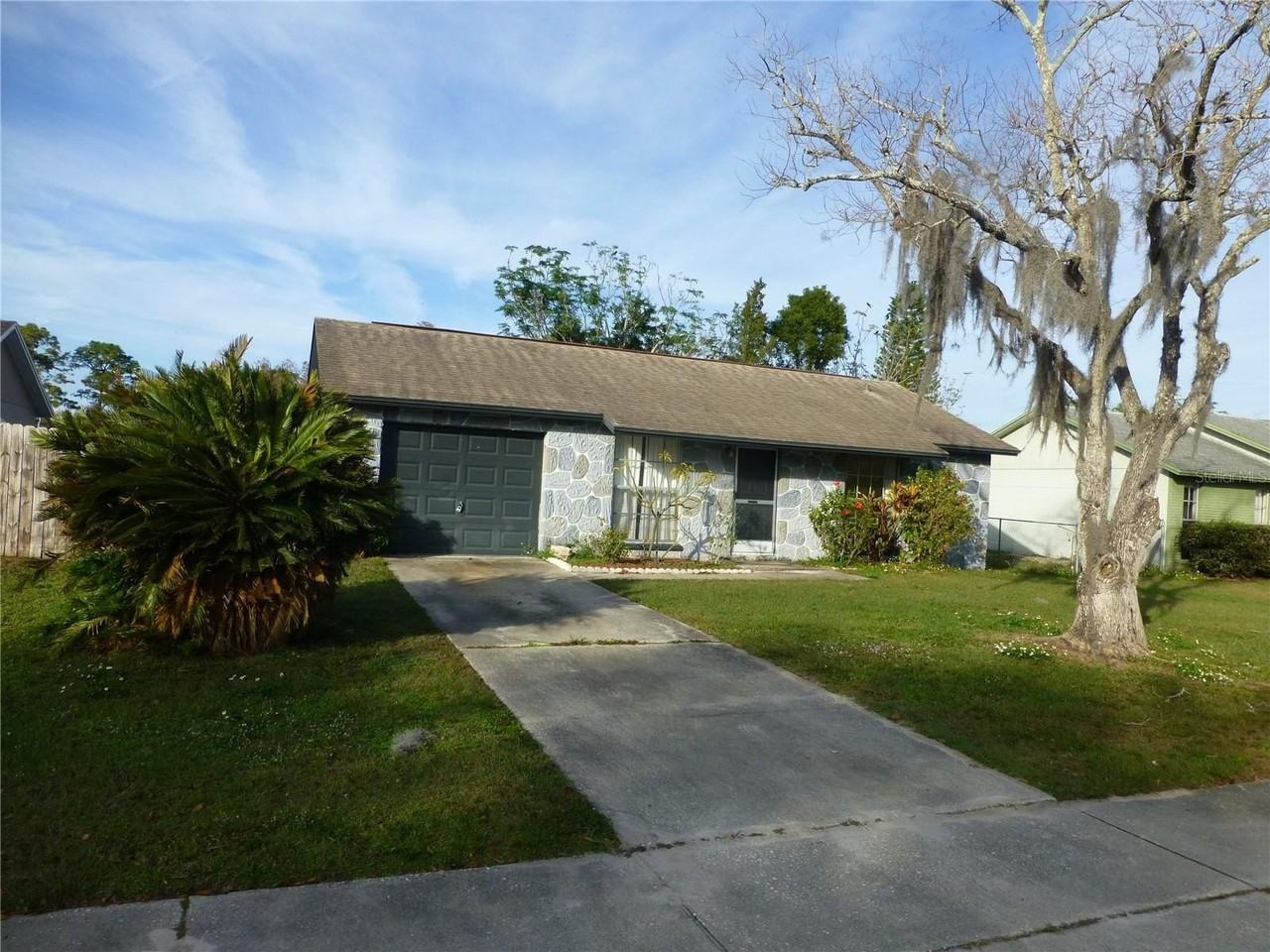 6811 Lassen Ave - Photo 3 of 16