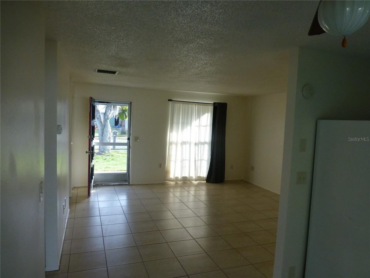 6811 Lassen Ave - Photo 5 of 16