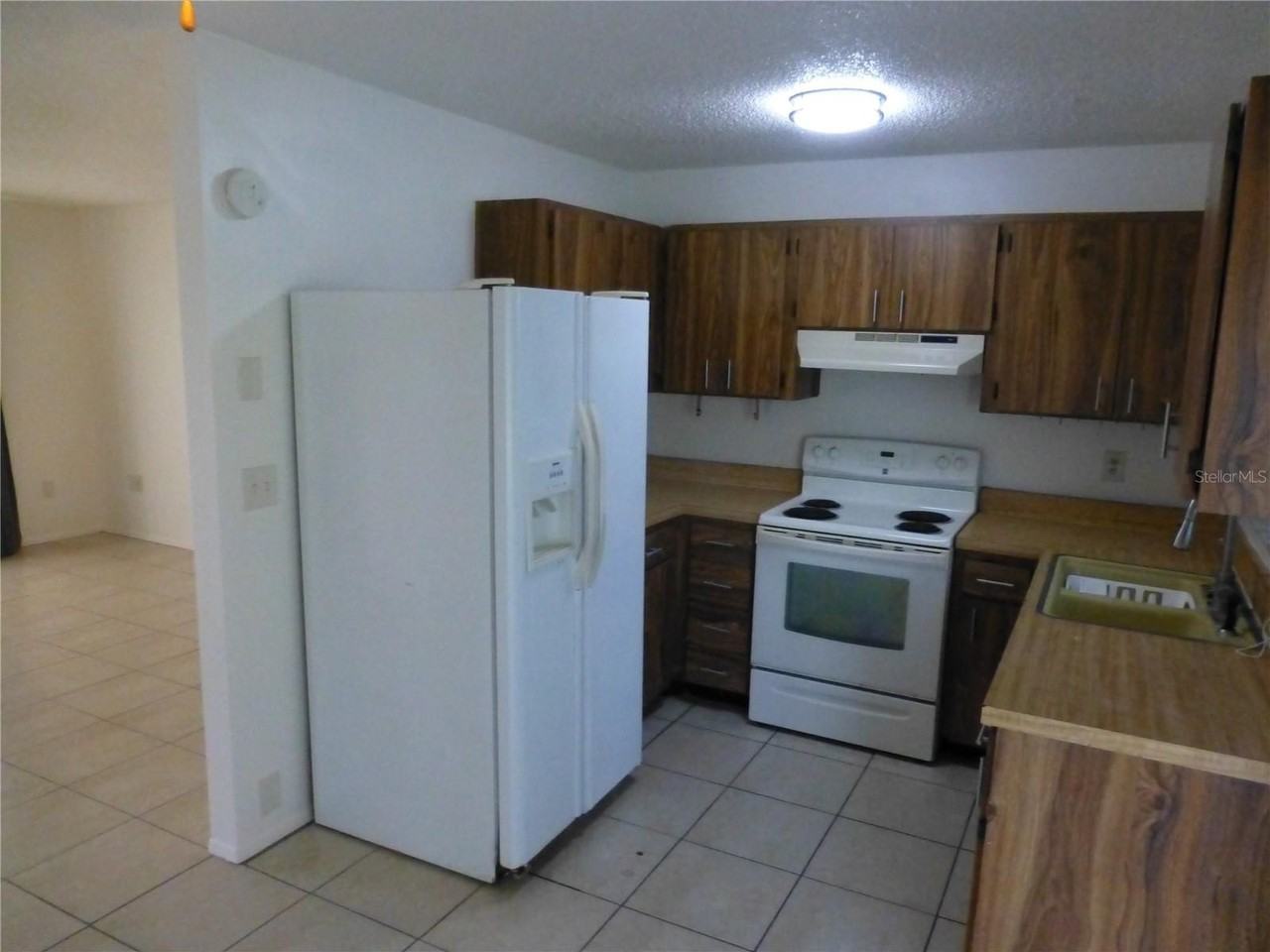 6811 Lassen Ave - Photo 7 of 16