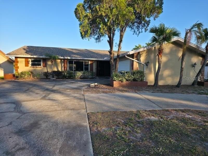 2111 N Keene Rd - Photo 2 of 35