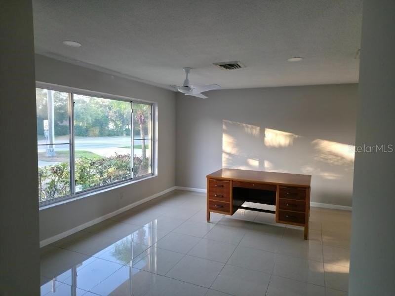 2111 N Keene Rd - Photo 5 of 35