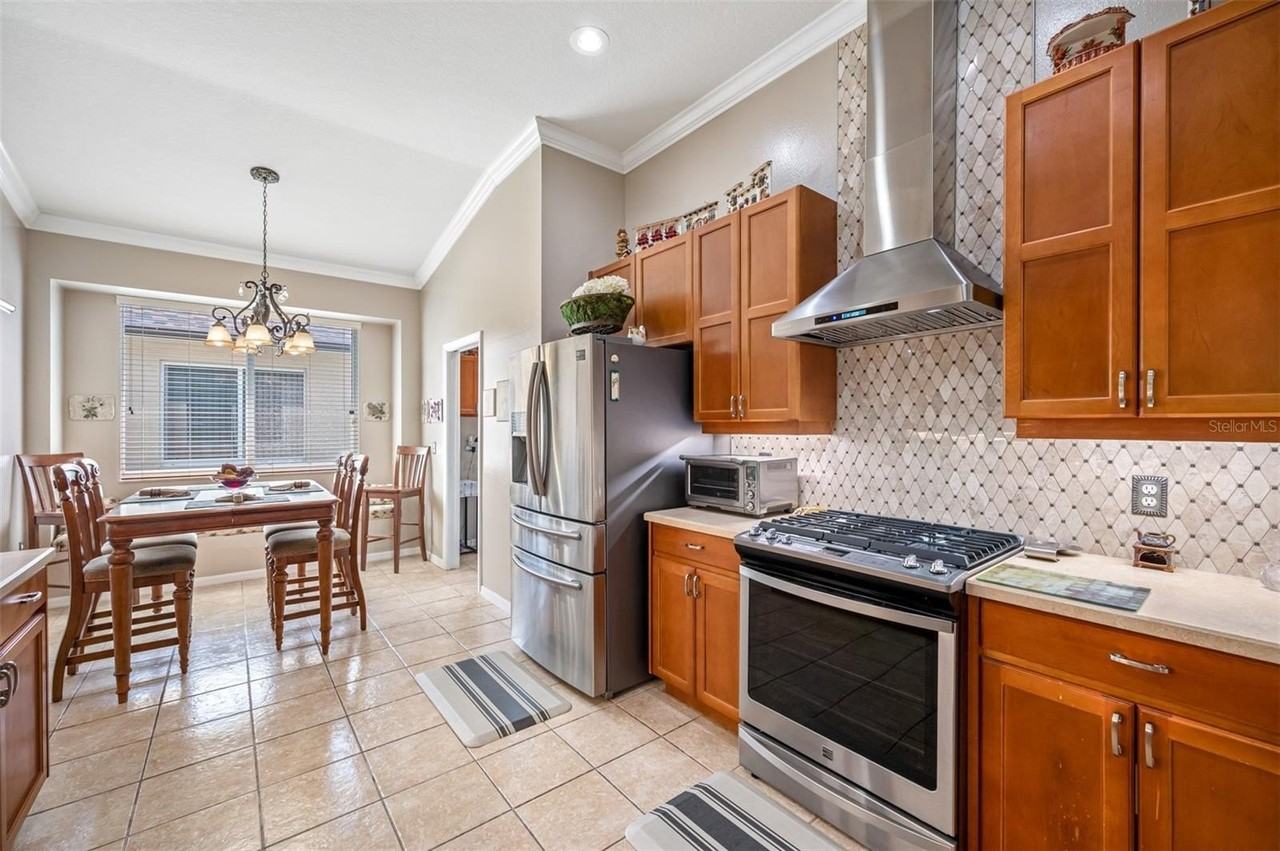 30543 Lanesborough Cir - Photo 5 of 24