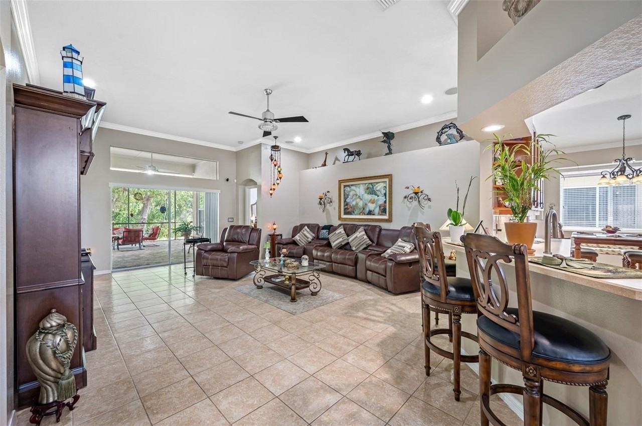 30543 Lanesborough Cir - Photo 6 of 24