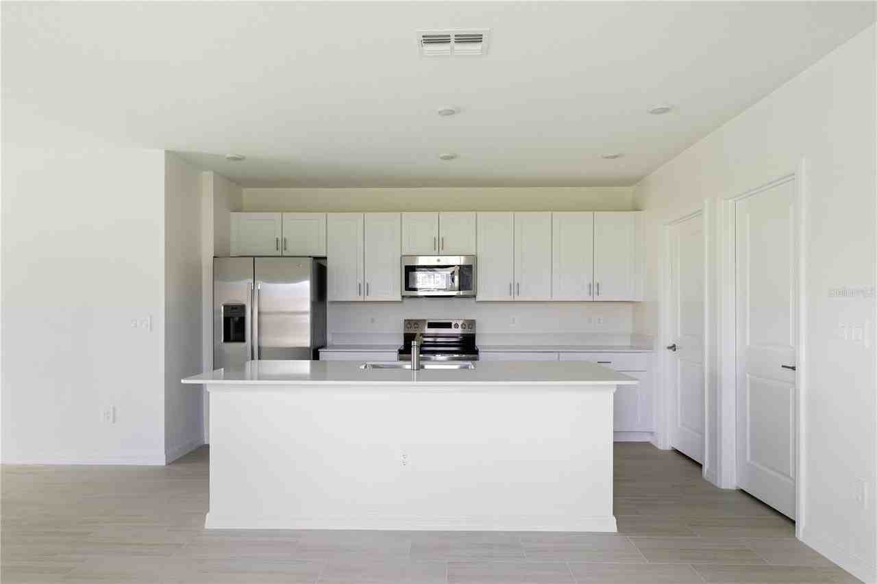 11517 Radiant Shore Loop - Photo 4 of 41