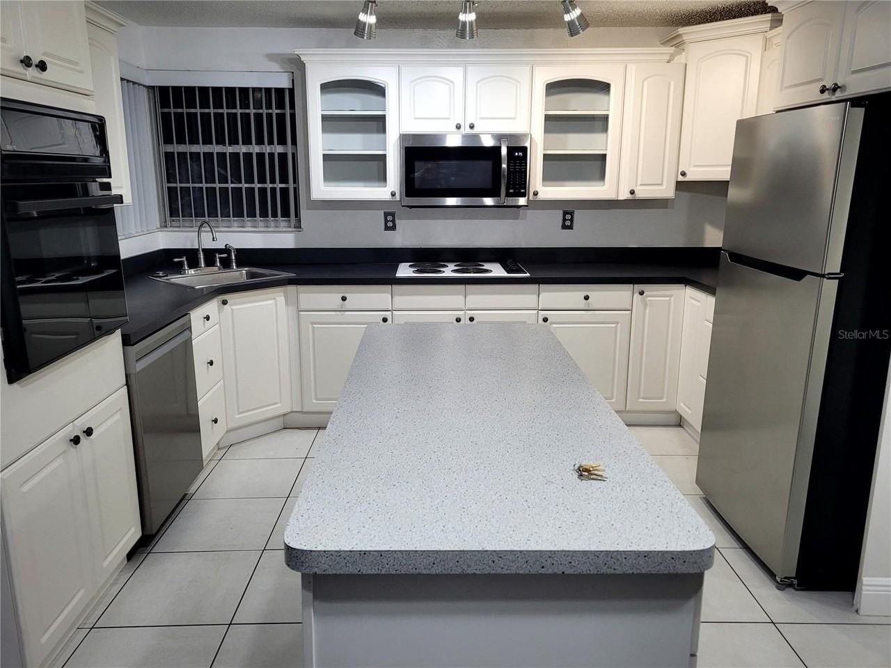 10803 N Armenia Ave - Photo 3 of 12