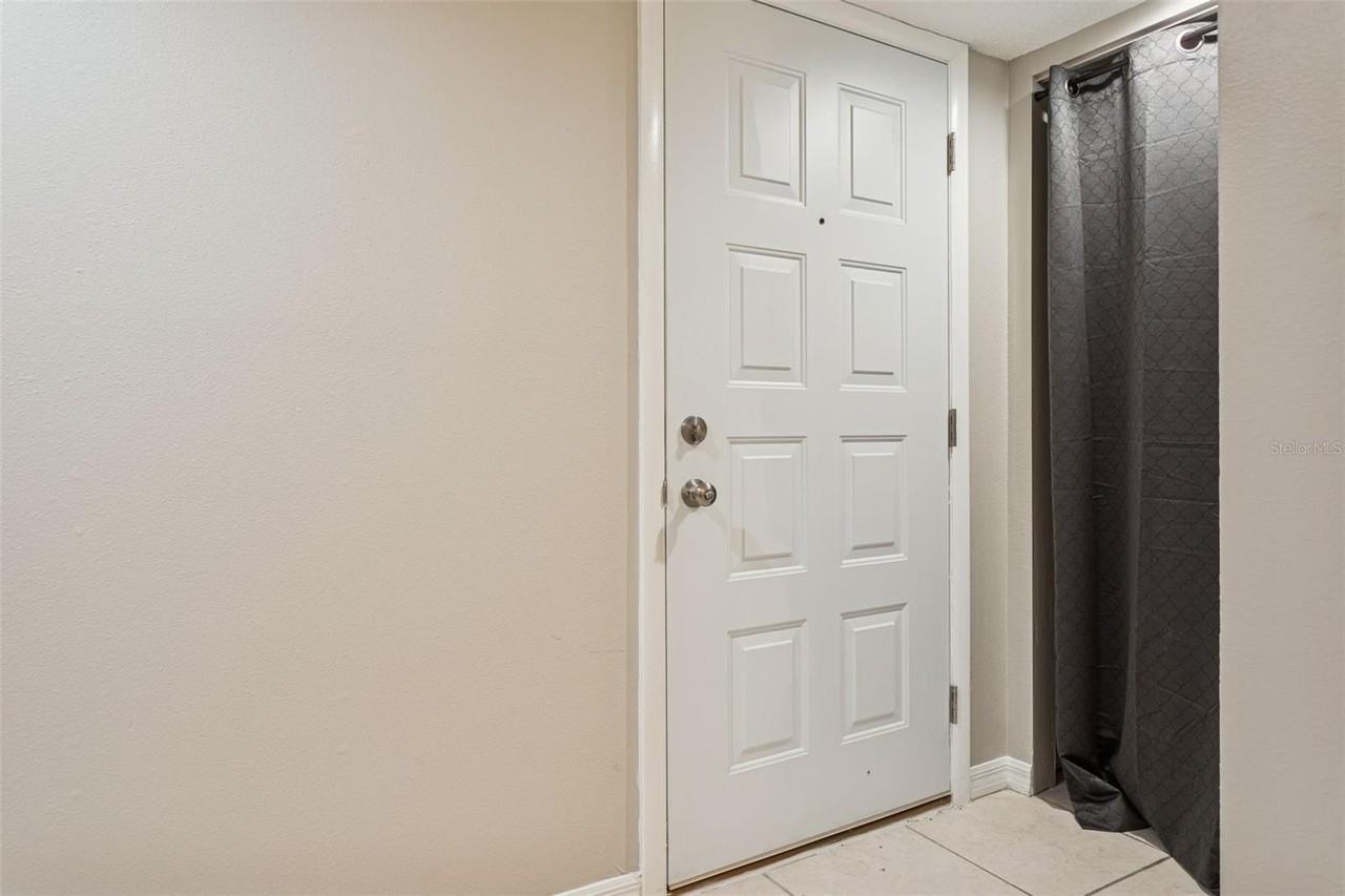 7858 Niagara Ave #605 - Photo 4 of 25