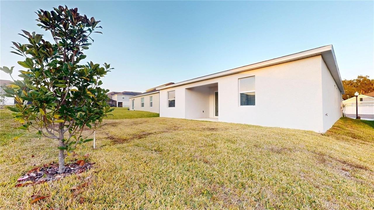 4764 Waltham Forest Dr - Photo 4 of 36