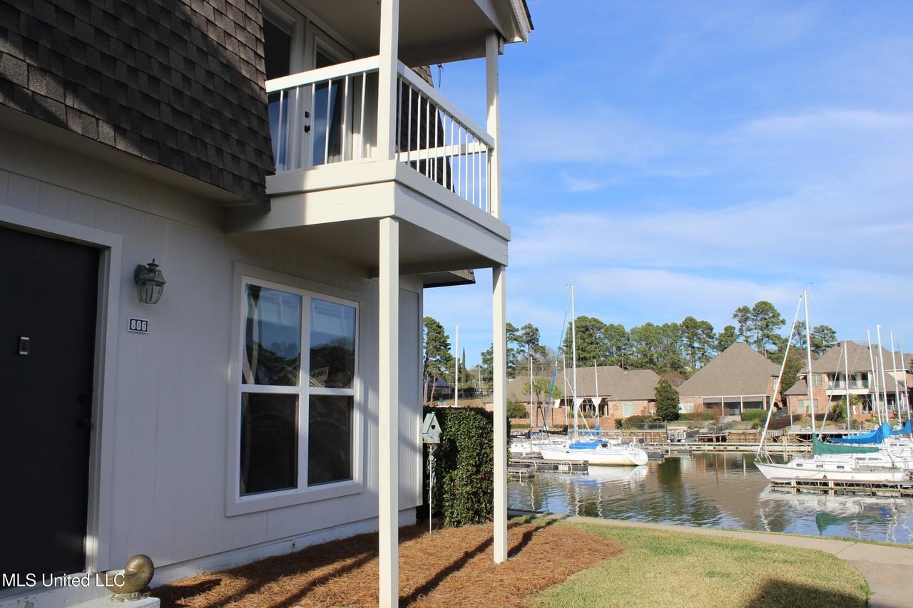 550 Post Rd Unit 806 - Photo 3 of 50