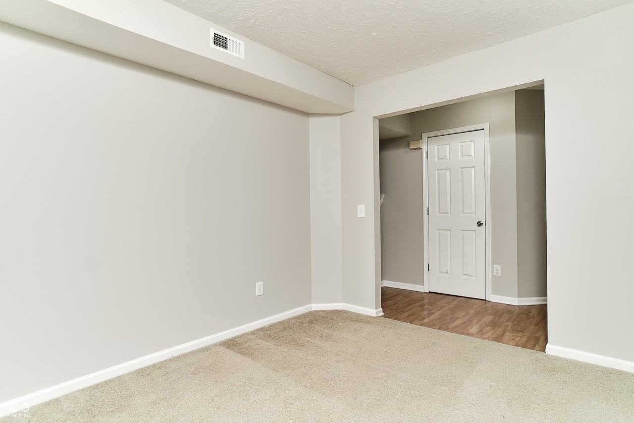 14313 Harrison Pkwy - Photo 5 of 50