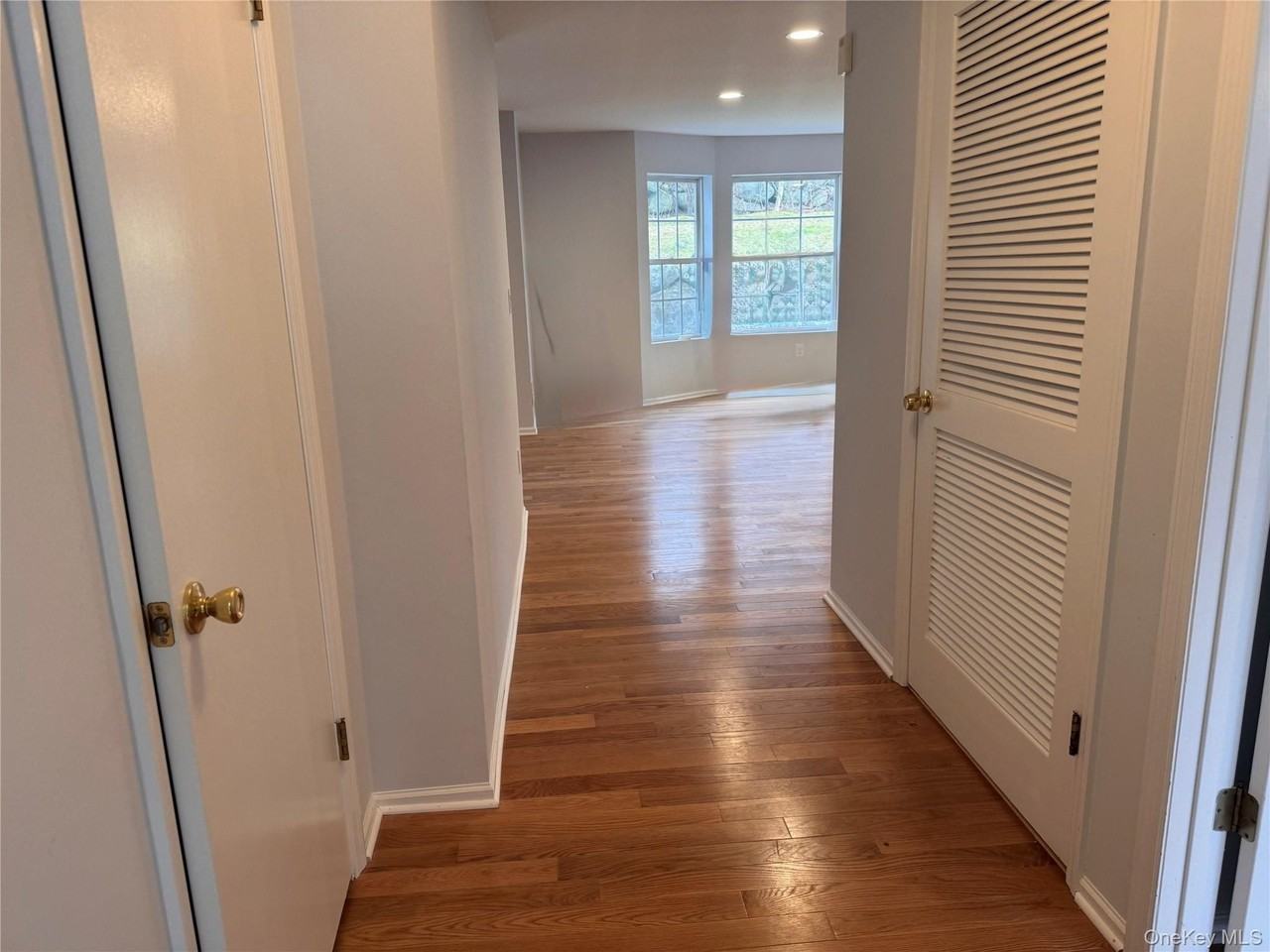 197 Ramapo Rd Apt G #G - Photo 2 of 17