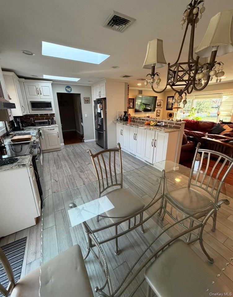 19 New Mill Rd - Photo 2 of 13