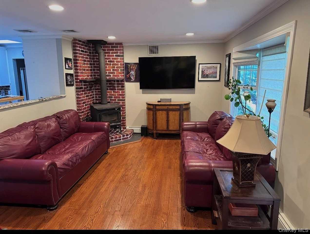 19 New Mill Rd - Photo 4 of 13