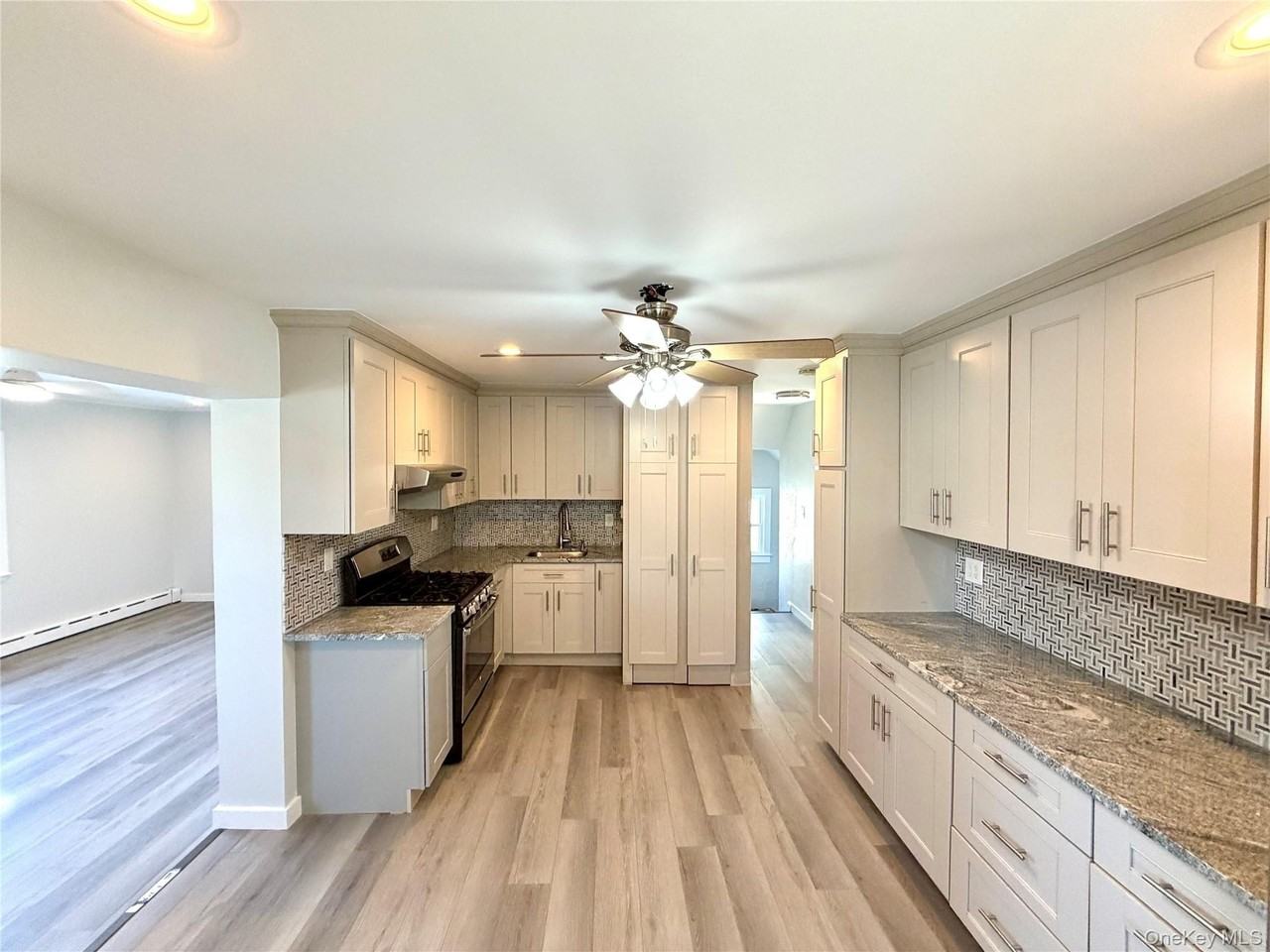 537 Kimball Ave - Photo 3 of 17