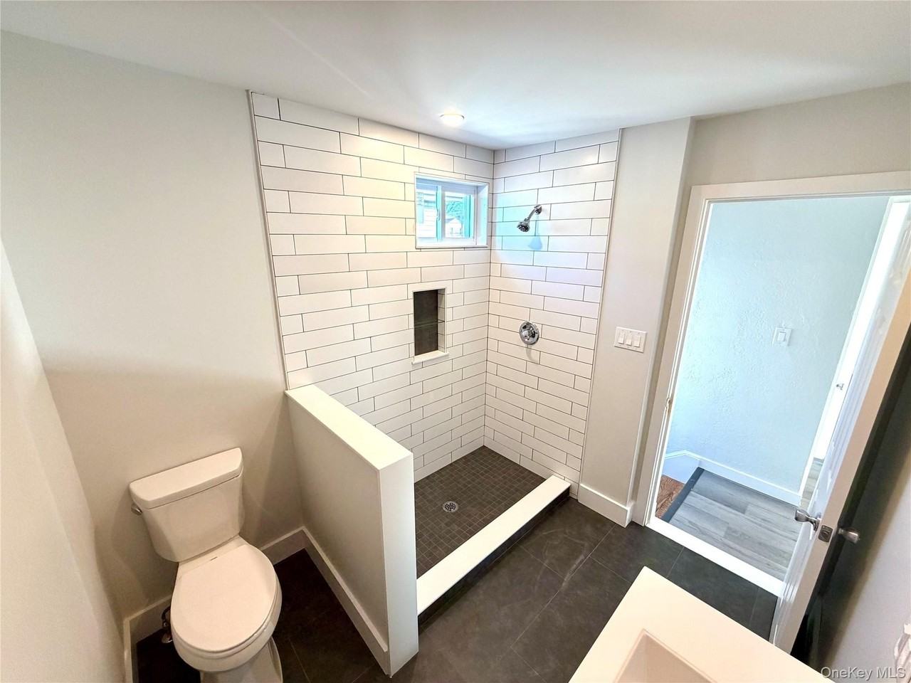 537 Kimball Ave - Photo 5 of 17