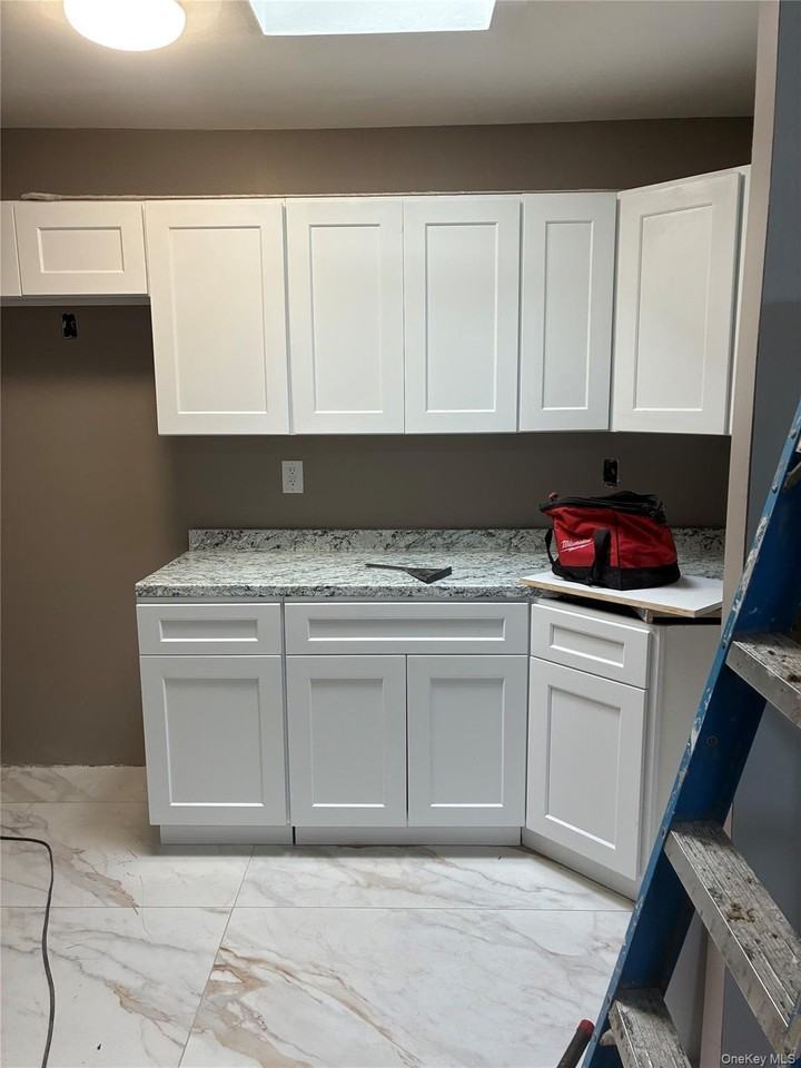 1685 Watson Ave - Photo 4 of 8