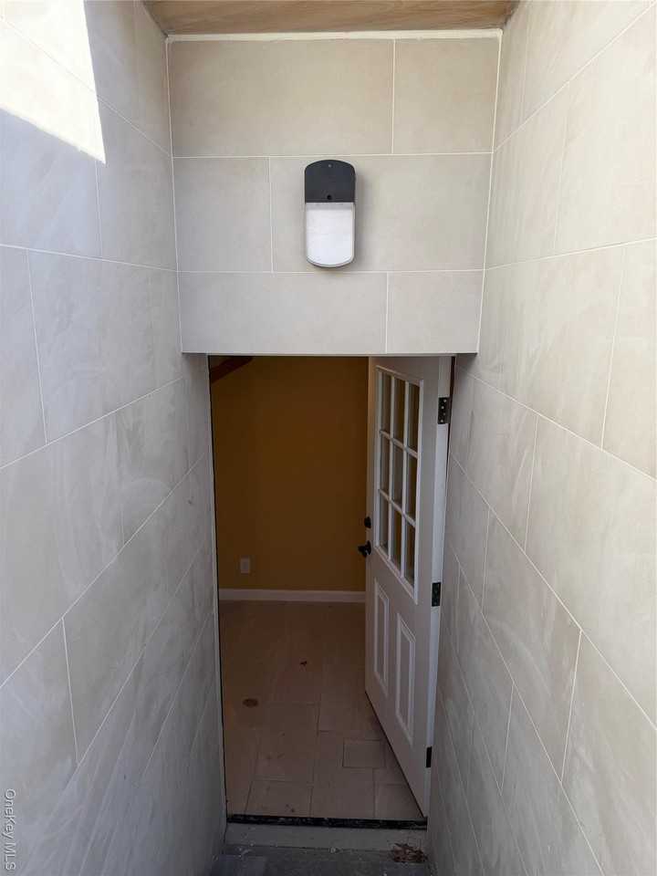 3016 83rd St - Photo 2 of 6