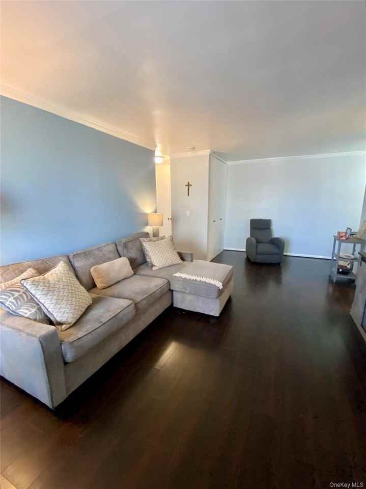 304 Drew Ln - Photo 4 of 18