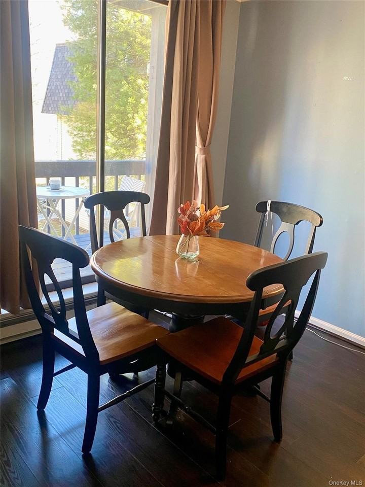 304 Drew Ln - Photo 5 of 18