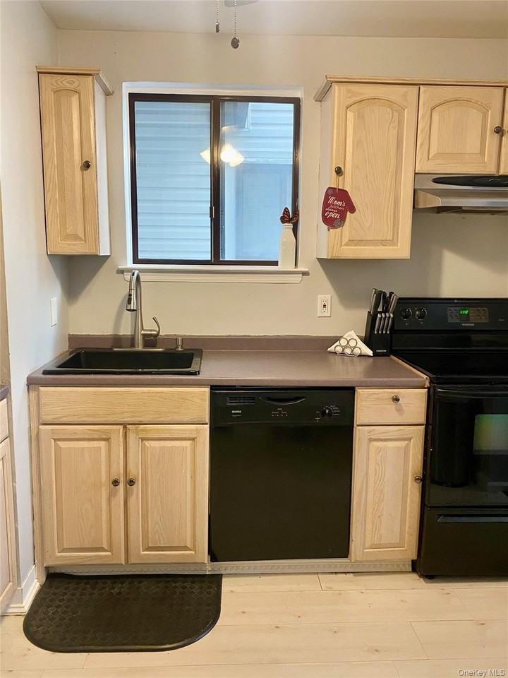 304 Drew Ln - Photo 7 of 18