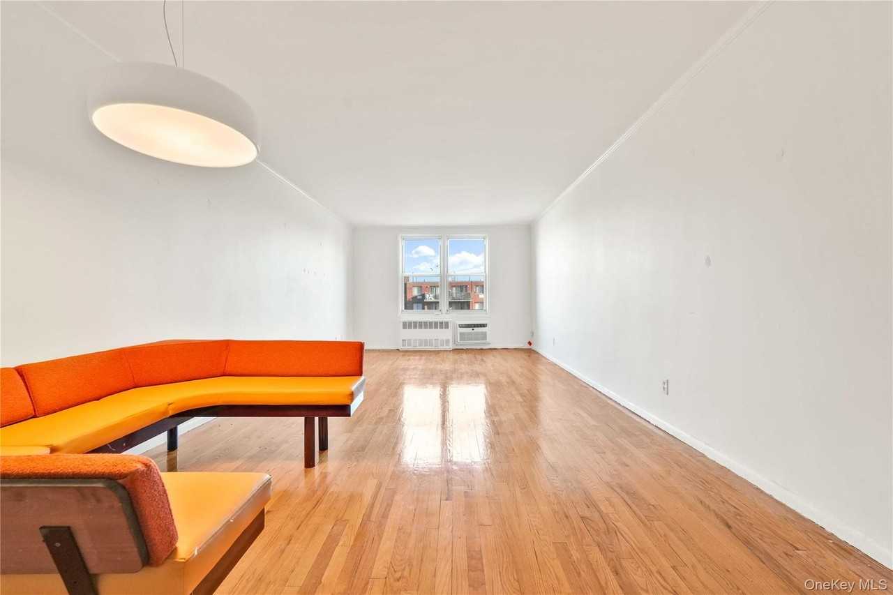 6601 Burns St Apt 4j #4J - Photo 5 of 18