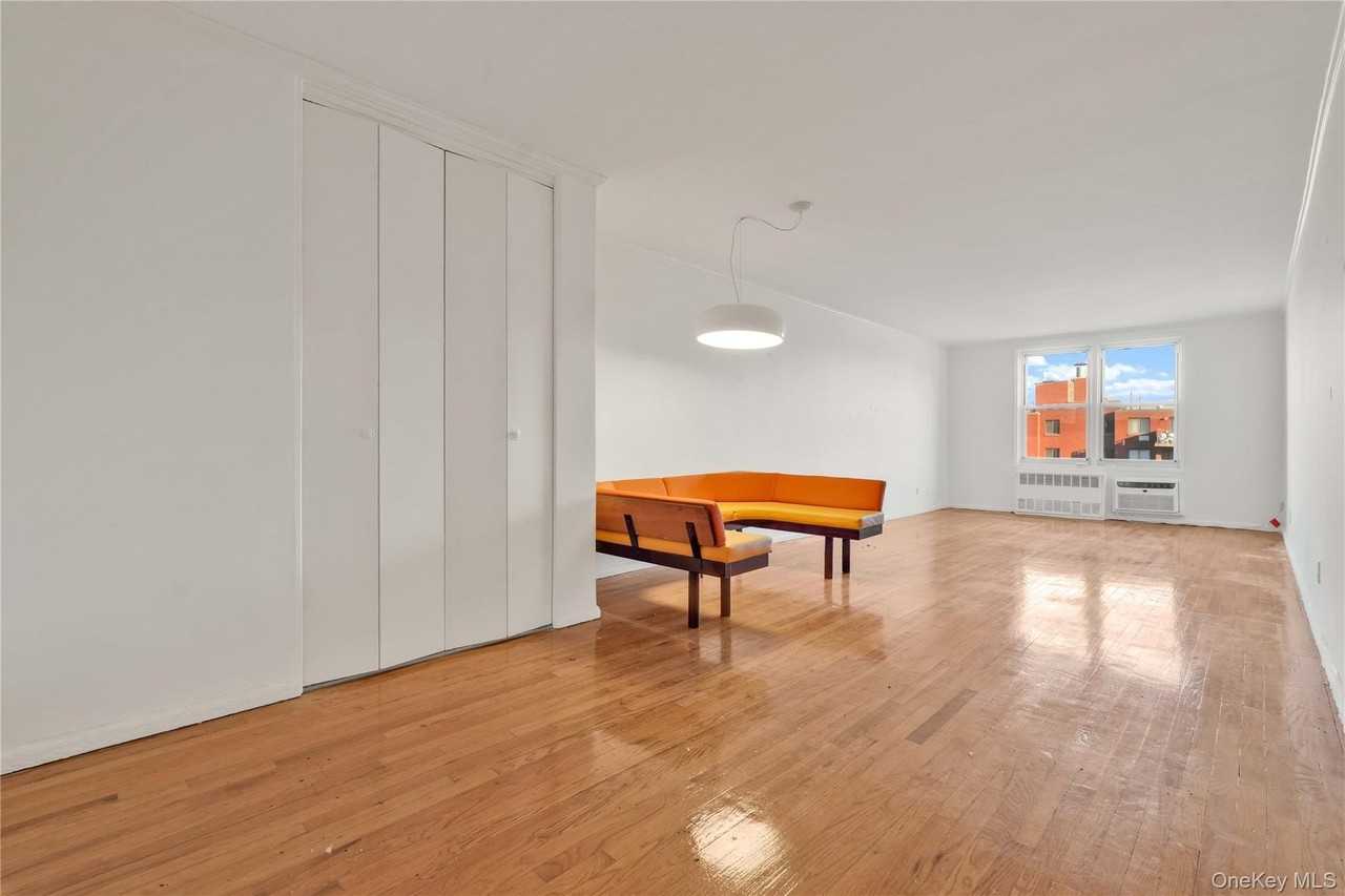 6601 Burns St Apt 4j #4J - Photo 7 of 18