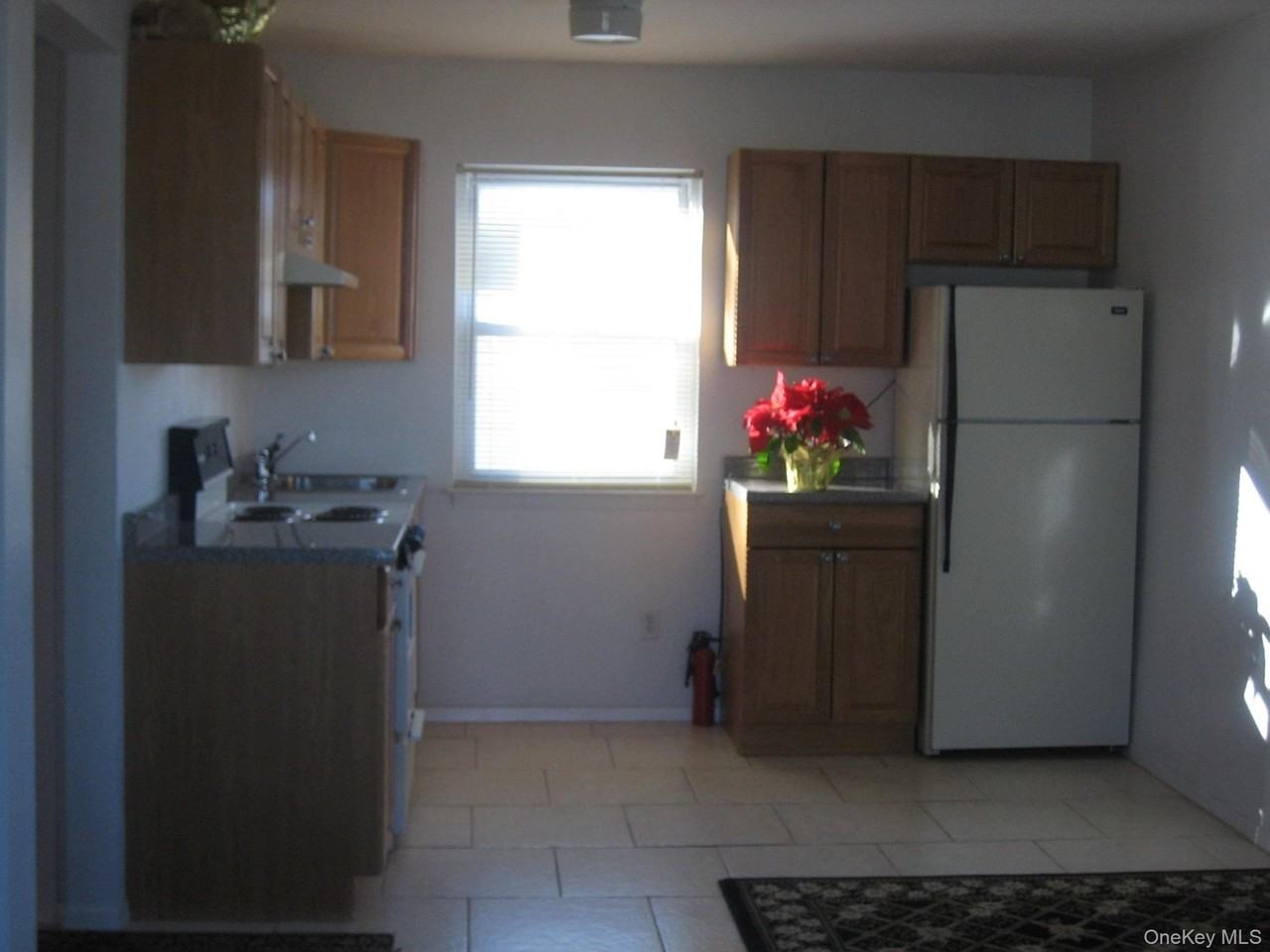 235 Fieldmere St - Photo 4 of 12