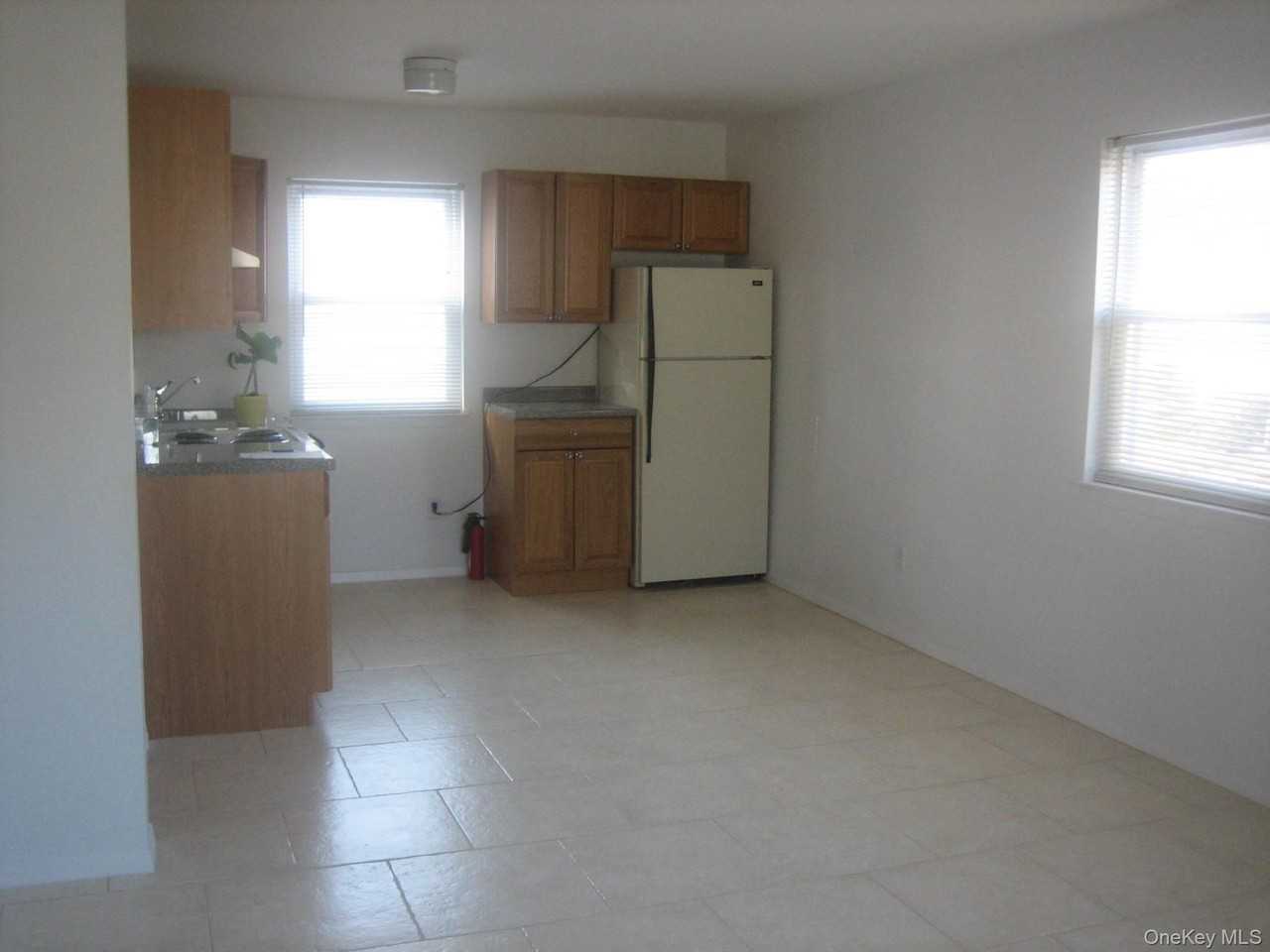 235 Fieldmere St - Photo 5 of 12