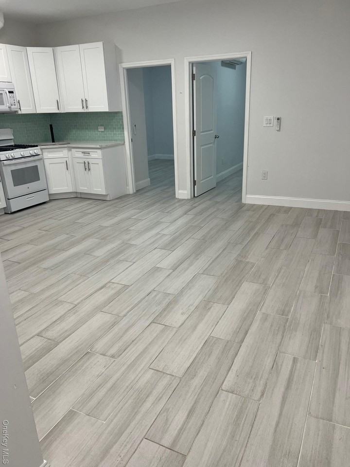 10203 Northern Blvd Unit 2r #2R - Photo 2 of 7