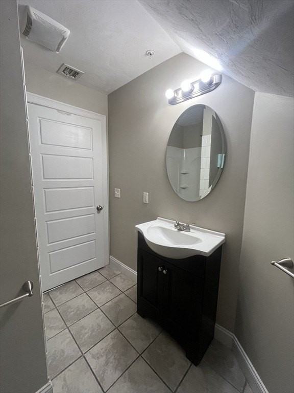 301 W Elm St Apt 3 #3 - Photo 7 of 7