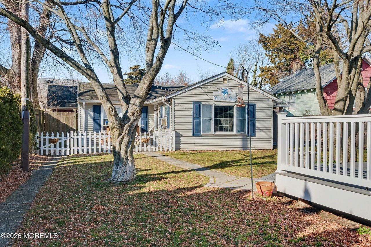 1121 Bay Avenue unit: Back House #BACK - Photo 2 of 16