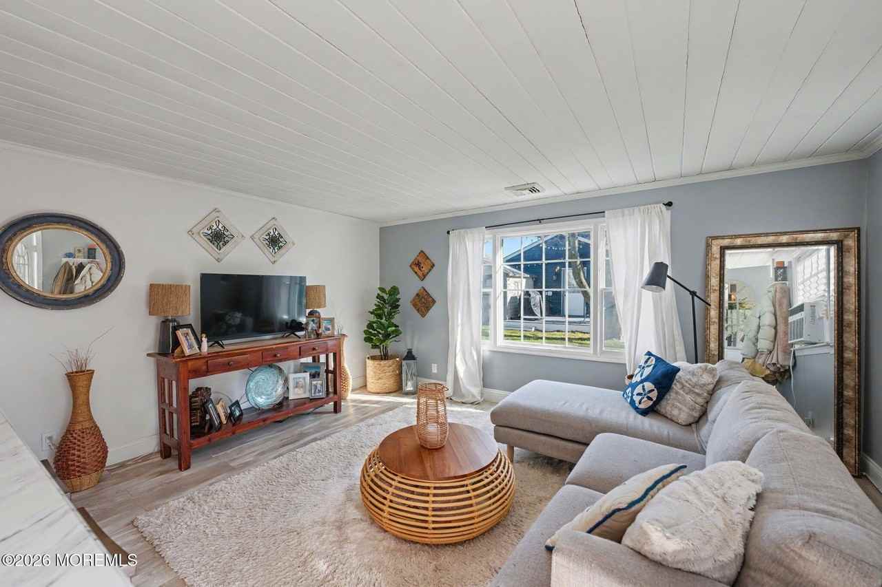 1121 Bay Avenue unit: Back House #BACK - Photo 6 of 16