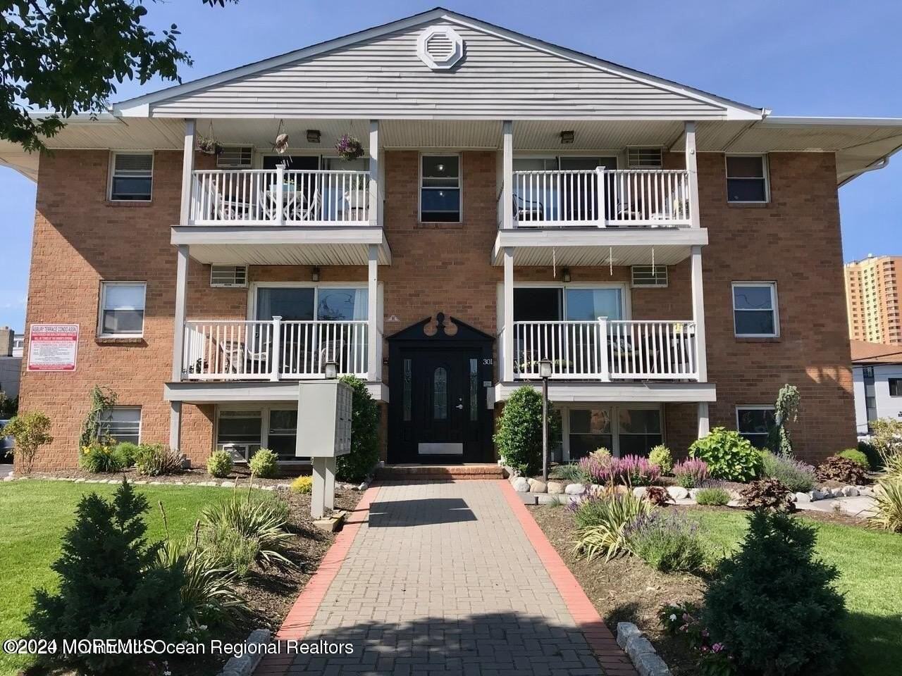 301 6th Ave Unit 305 #305 - Photo 2 of 19